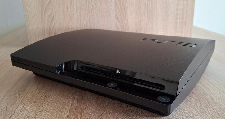 PlayStation 3 Slim 320GB + 2 Controllers + 1 Game, Spelcomputers en Games, Spelcomputers | Sony PlayStation 3, Zo goed als nieuw