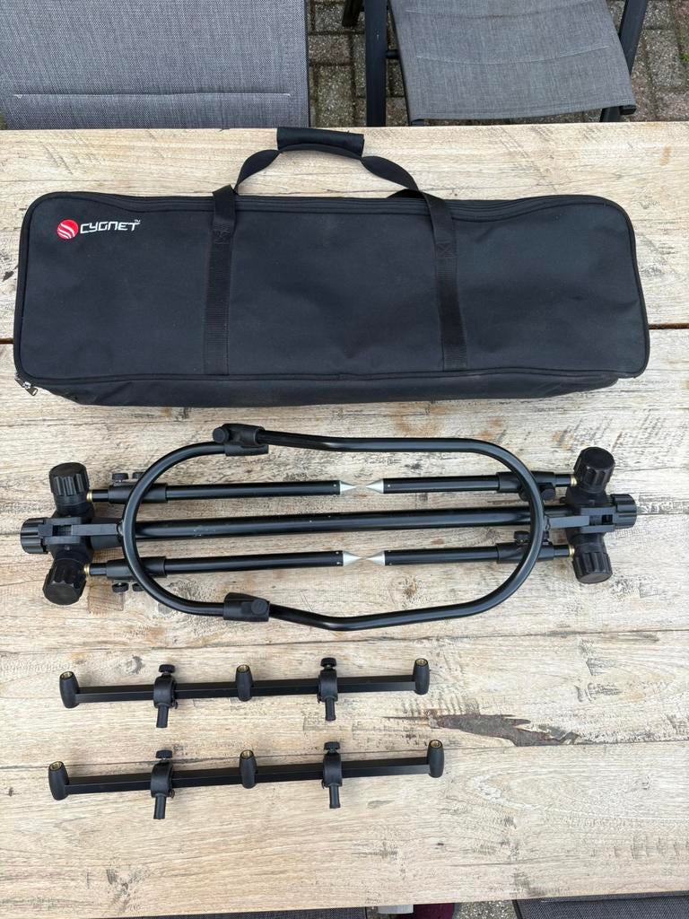 Cygnet grand sniper rod pod 3 hengels, Watersport en Boten, Hengelsport | Karpervissen, Ophalen of Verzenden, Zo goed als nieuw