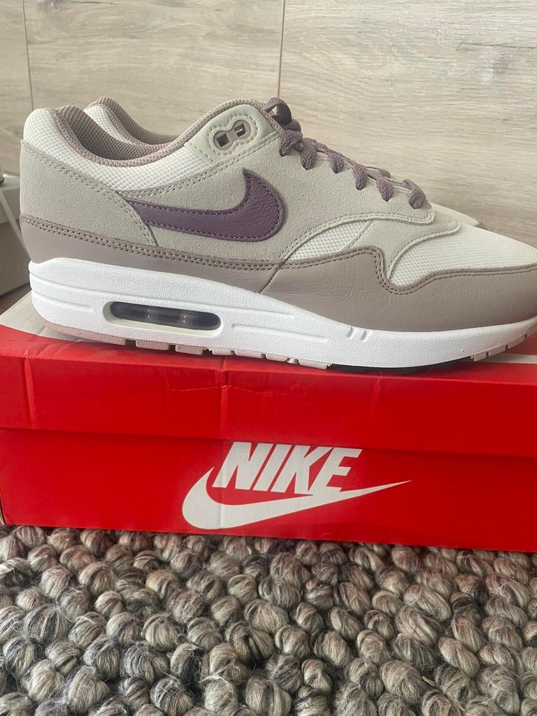 Nike Air Max 1 SC -  violet dust maat  44.5 nieuw, Ophalen of Verzenden, Nieuw, Overige kleuren, Sneakers of Gympen