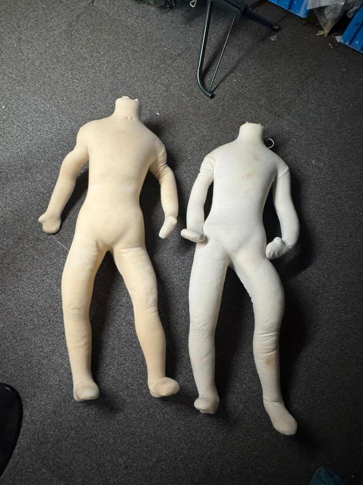 Kinder etalagepoppen / mannequins – 2 stuks – decoratie, Hobby en Vrije tijd, Overige Hobby en Vrije tijd, Gebruikt, Ophalen