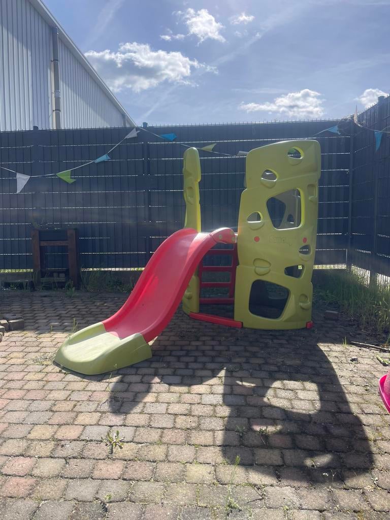 Smoby speeltoestel met glijbaan en klimwandje, Kinderen en Baby's, Speelgoed | Buiten | Speeltoestellen, Ophalen, Gebruikt, Glijbaan
