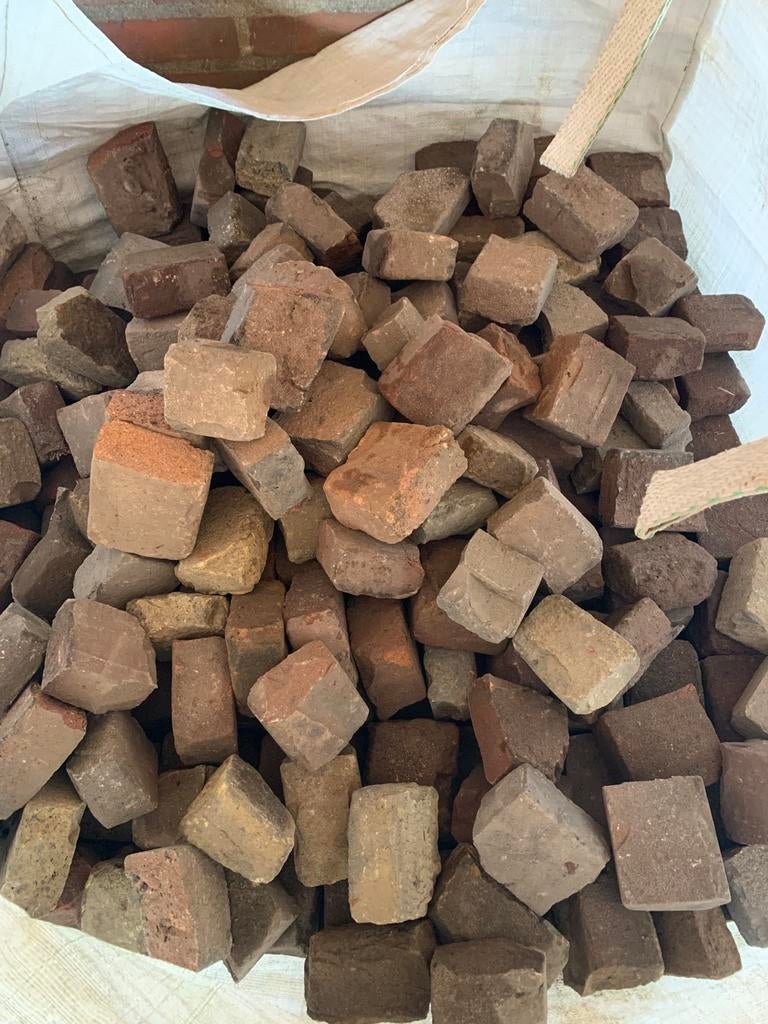 Gratis gebroken waaltjes, Tuin en Terras, Tegels en Klinkers, Ophalen, Overige materialen, Overige typen