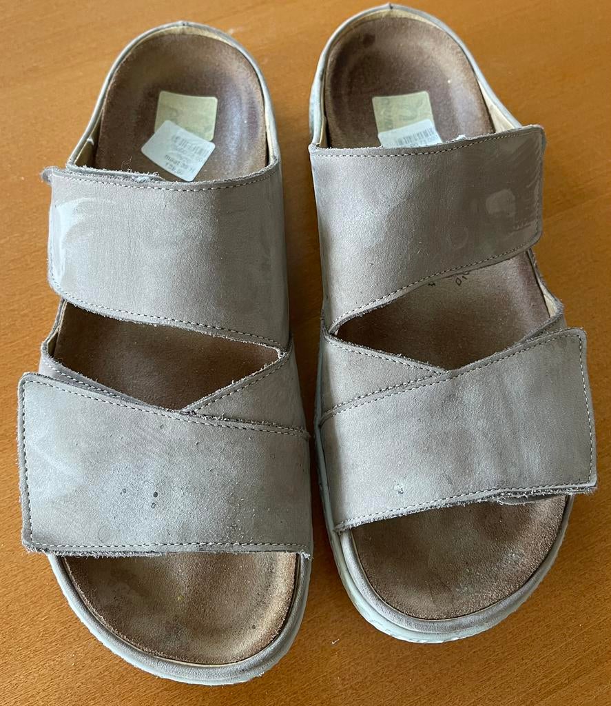 Slippers merk Hartjes, Kleding | Dames, Schoenen, Ophalen of Verzenden, Gedragen, Beige