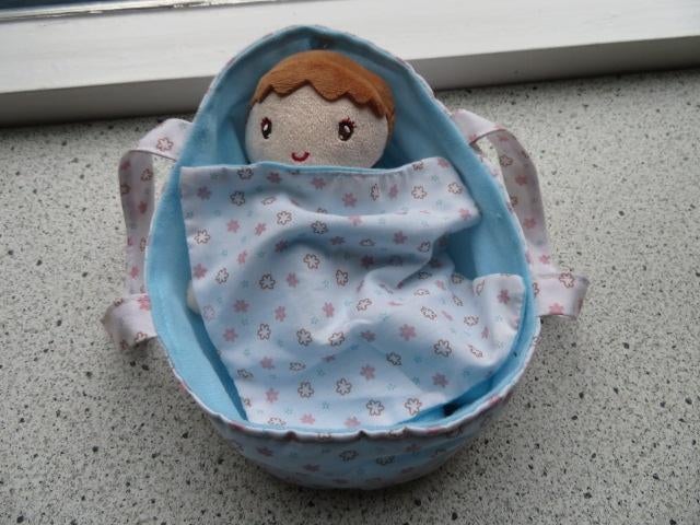 Pop popje popjes van Zeeman in slaapmandje wiegje bedje, Kinderen en Baby's, Speelgoed | Knuffels en Pluche, Overige merken, Overige typen