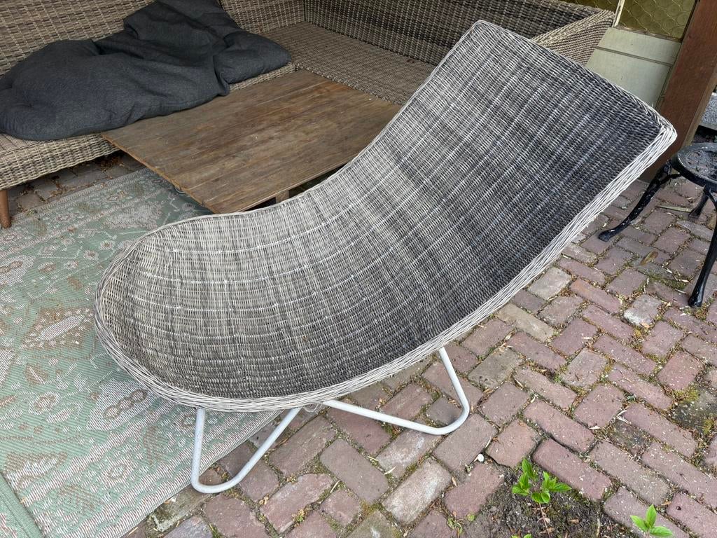 Leuke tuin ligstoel kunststof gevlochten, Ophalen, Gebruikt, Kunststof