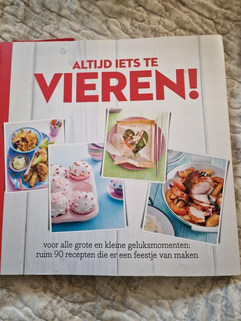 Kookboek - Altijd iets te VIEREN, Boeken, Kookboeken, Ophalen of Verzenden, Zo goed als nieuw