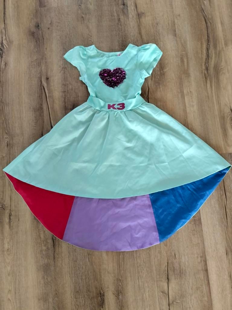 K3 bal jurk maat 134 met pailletten hart en regenboog rok, Jongen of Meisje, K3, Ophalen of Verzenden, Zo goed als nieuw