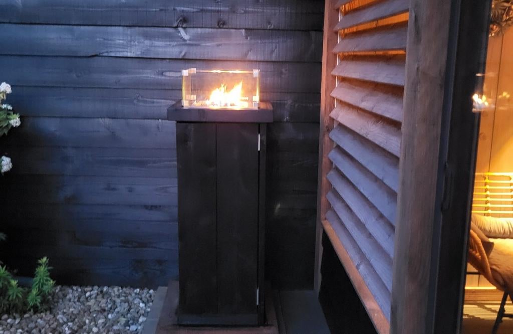 Hoge vuurtafel, Ophalen, Zo goed als nieuw