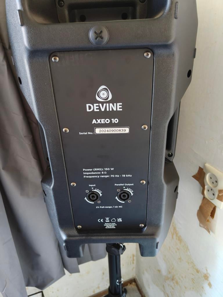 Devine AXEO 10 speaker met standaard, Ophalen