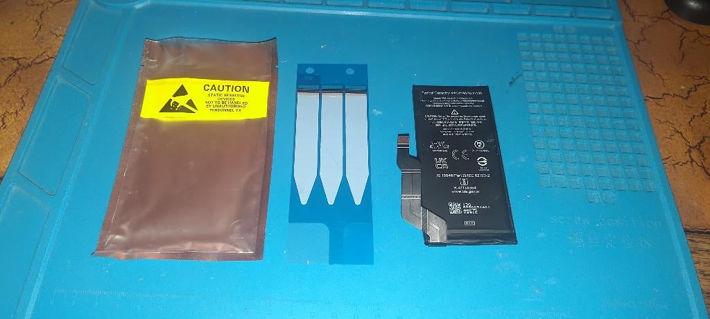 Google Pixel 6a Batterij, Telecommunicatie, Mobiele telefoons | Batterijen en Accu's, Ophalen of Verzenden, Gebruikt, Overige merken