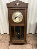 Antieke houten wandklok met slinger, Antiek en Kunst, Antiek | Klokken, Ophalen