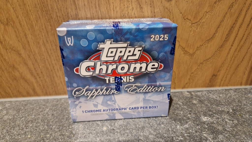 Topps Chrome Tennis Sapphire Edition 2025 Hobby Box Sealed, Ophalen of Verzenden, Nieuw, Boosterbox
