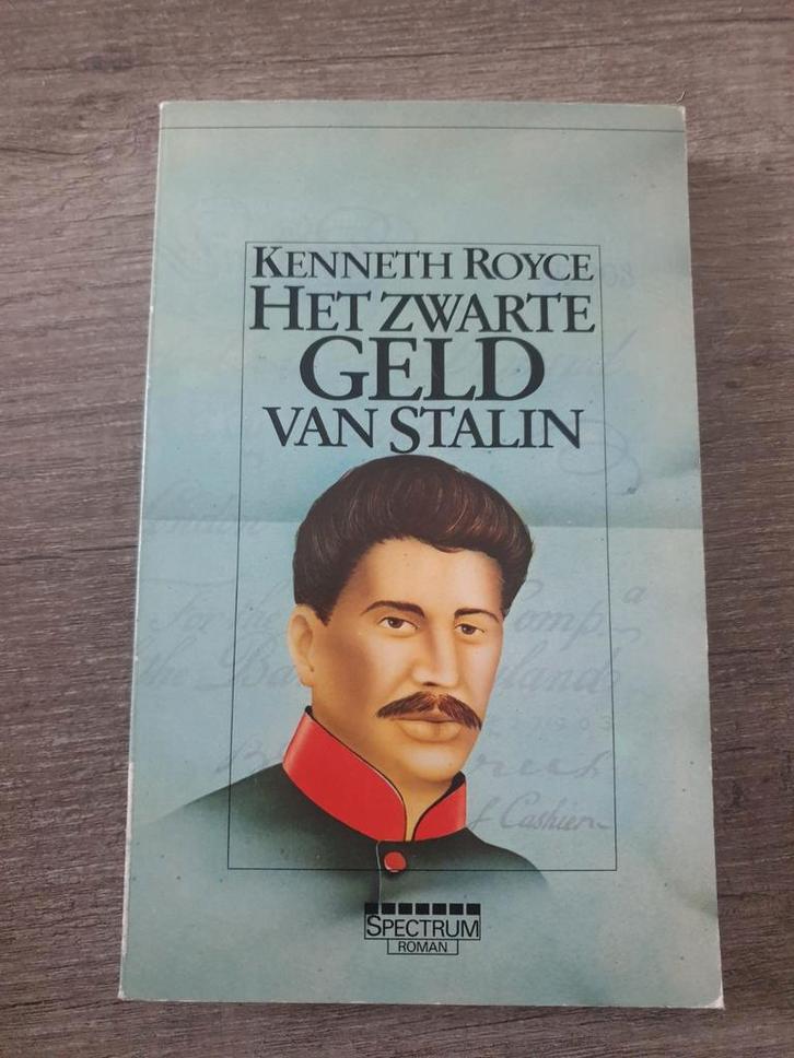 Het Zwarte Geld van Stalin - Kenneth Royce (Spectrum Roman), Boeken, Overige Boeken, Gelezen, Ophalen of Verzenden