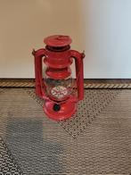 Stormlantaarn, kleur fel rood, hoogte ca 24 cm, Ophalen of Verzenden