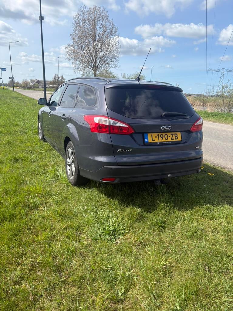 Ford Focus 1.0 Ecoboost 92KW Wagon 2013 Grijs, Auto's, Ford, Zwart, Handgeschakeld, 1216 kg, Particulier