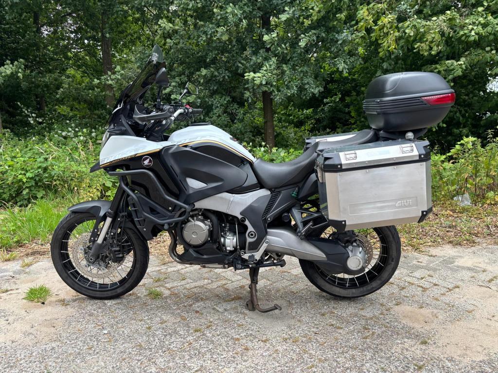 Honda VFR 1200X Crosstourer C-ABS, Motoren, Motoren | Honda, Honda, Rivium Boulevard 222A
2909LK  Capelle aan den Ijssel, NL, Meer dan 35 kW