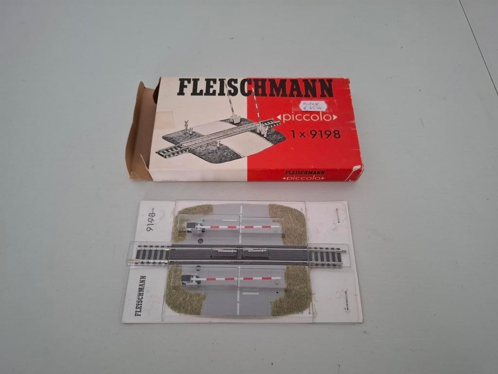 Fleischmann N Piccolo 9198 overweg, Gelijkstroom, Fleischmann, Brug, Tunnel of Gebouw, Nieuw