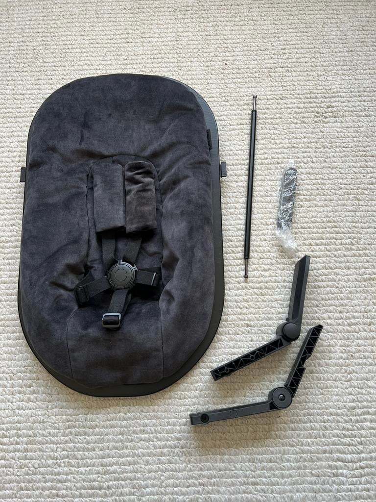 Kidsmill up new born set zwart, Ophalen, Zo goed als nieuw, Meegroeistoel, Gordel(s)