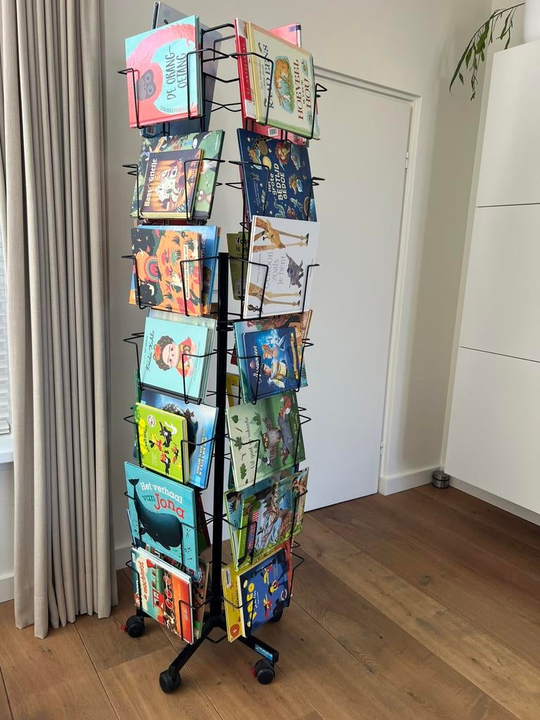 Zwart metalen tijdschriften display / boekenkast montessori, Ophalen, Zo goed als nieuw, 25 tot 50 cm, 50 tot 100 cm