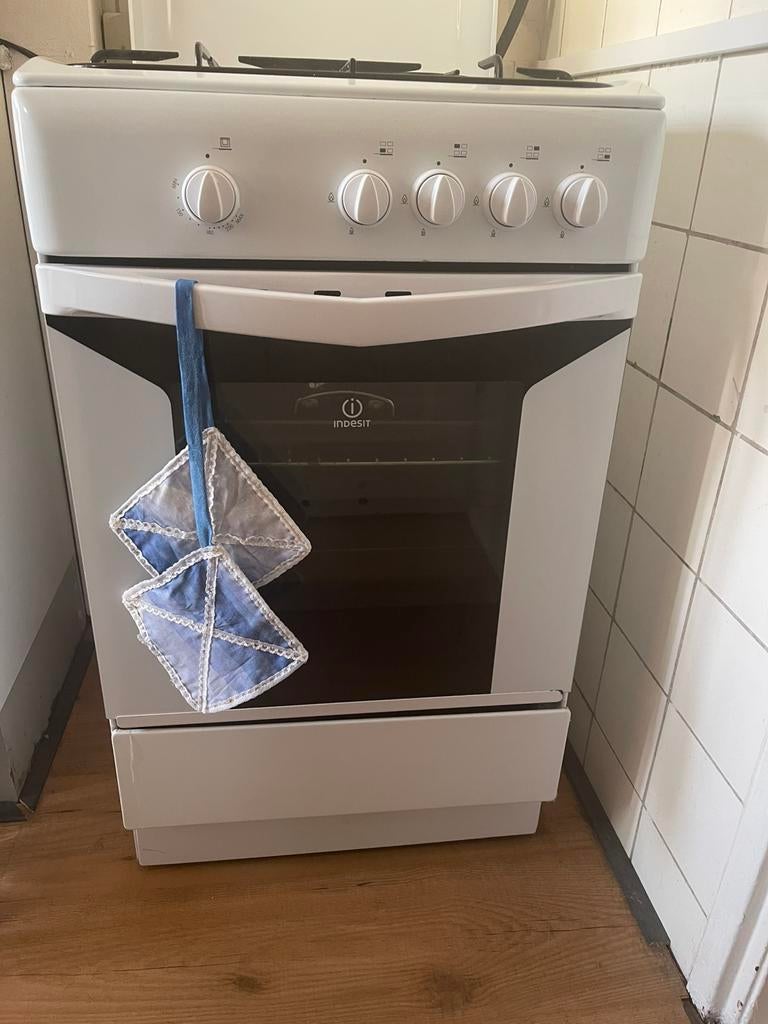 gasfornuis, Witgoed en Apparatuur, Fornuizen, Zo goed als nieuw, Gas, Vrijstaand, 85 tot 90 cm