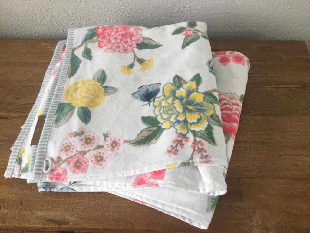 PIP STUDIO 2 nieuwe handdoeken, Ophalen of Verzenden, Nieuw