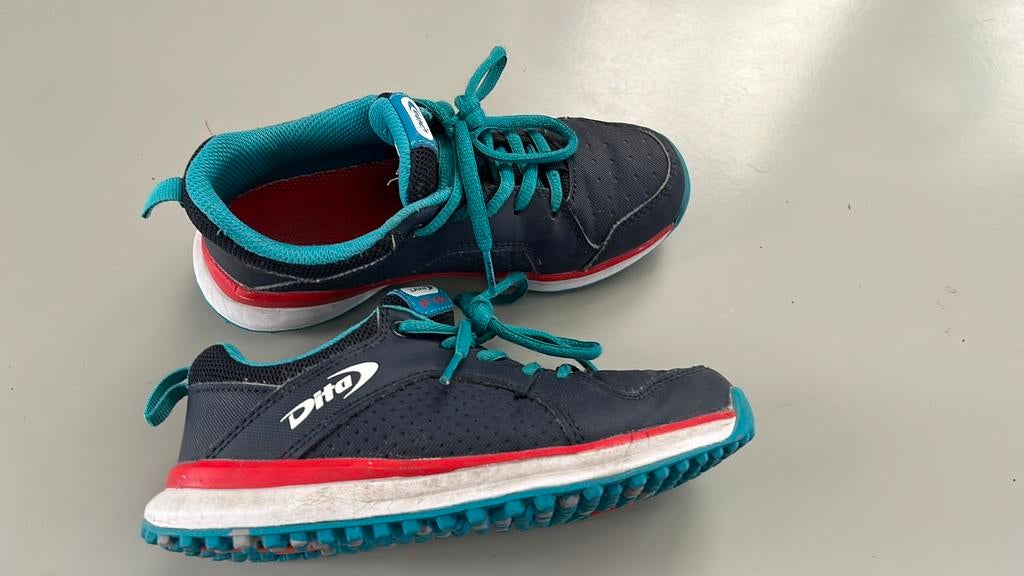 Hockey schoenen voor kunstgras maat 34, Ophalen, Gebruikt, Schoenen
