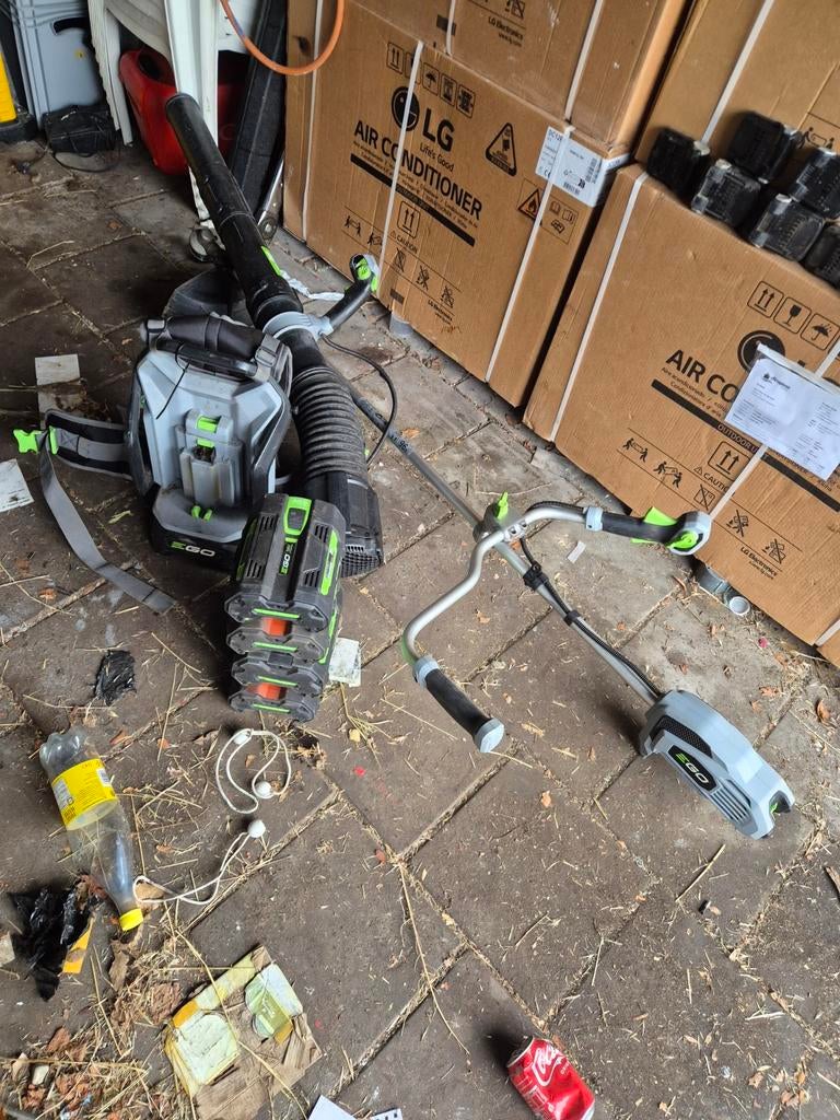 EGO Accu Bladblazer met Rugzak en Bosmaaier, Gebruikt, Accu, Ruggedragen, Ophalen of Verzenden