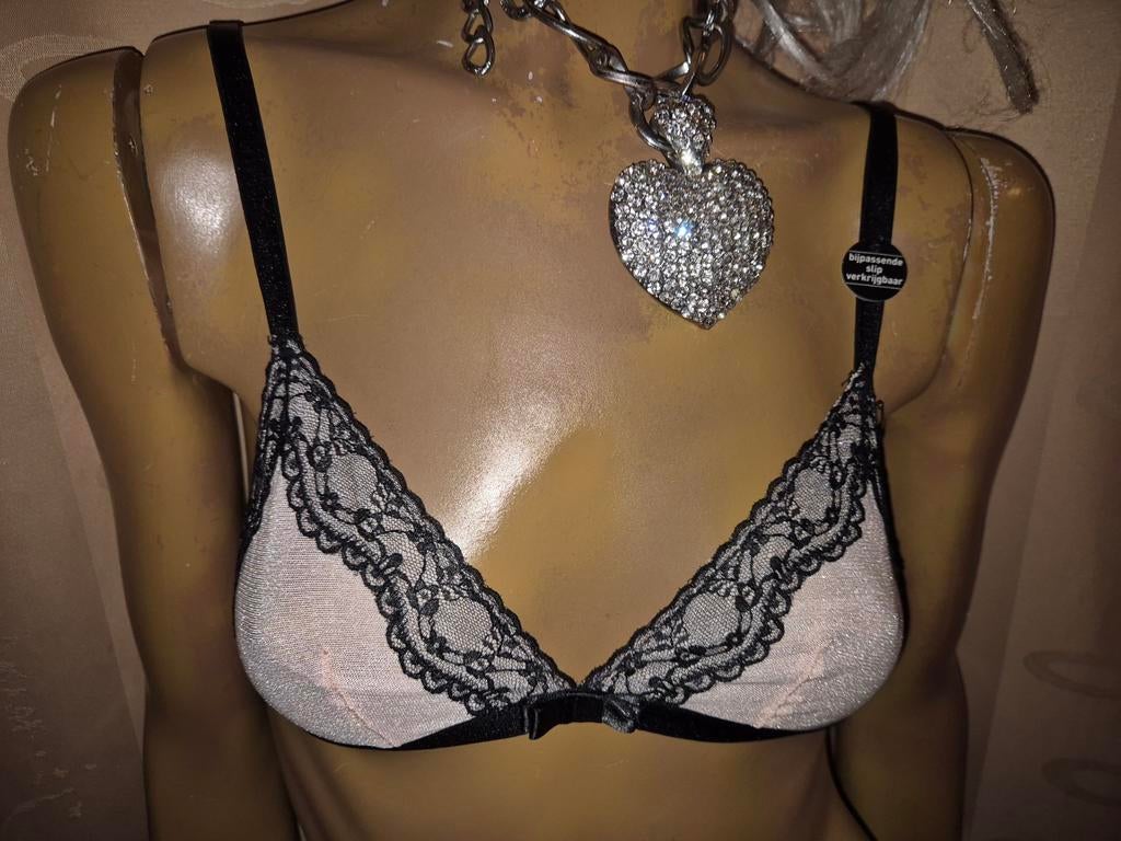 Lichtroze BH met zwart kant nieuwe  van soho 75A, Soho, Ophalen of Verzenden, Roze, BH