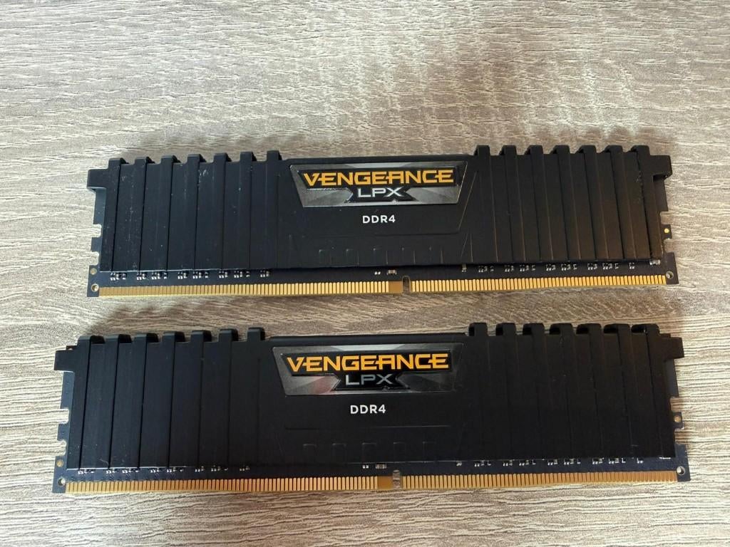 Corsair Vengeance LPX CMK16GX4M2B3000C15 geheugen 2x 8GB, Computers en Software, RAM geheugen, DDR4, Ophalen of Verzenden, Zo goed als nieuw