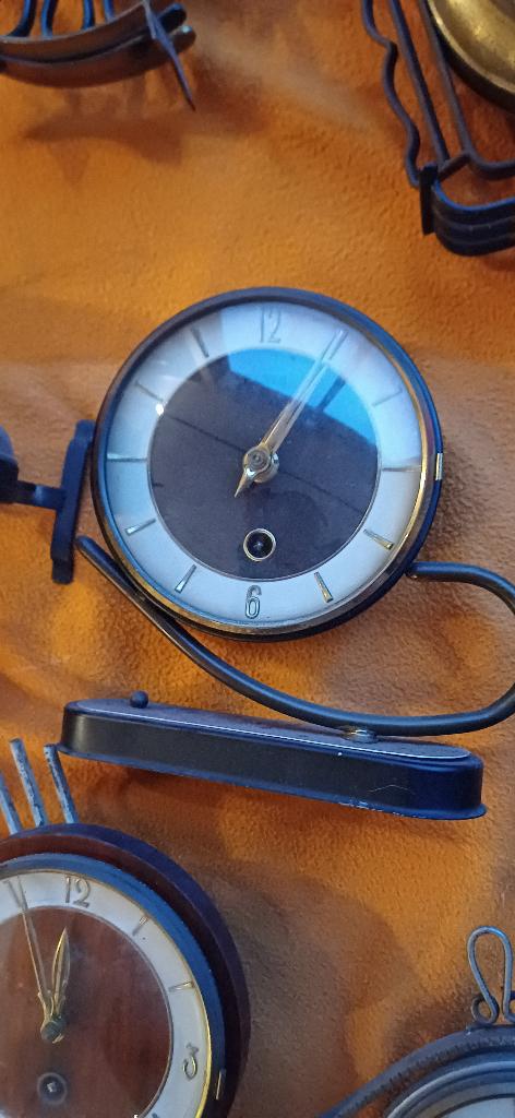 Plato vintage klok, Antiek en Kunst, Antiek | Klokken, Ophalen of Verzenden