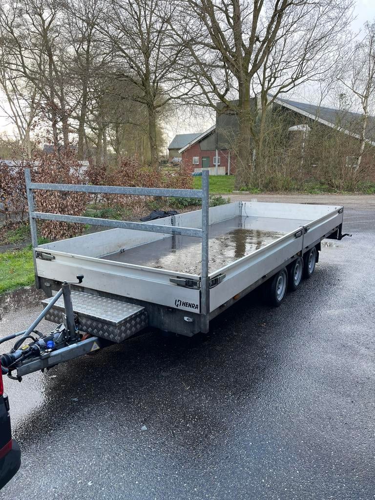 Te huur henra aanhanger plateauwwagen tridem, Auto diversen, Aanhangers en Bagagewagens, Ophalen, Zo goed als nieuw