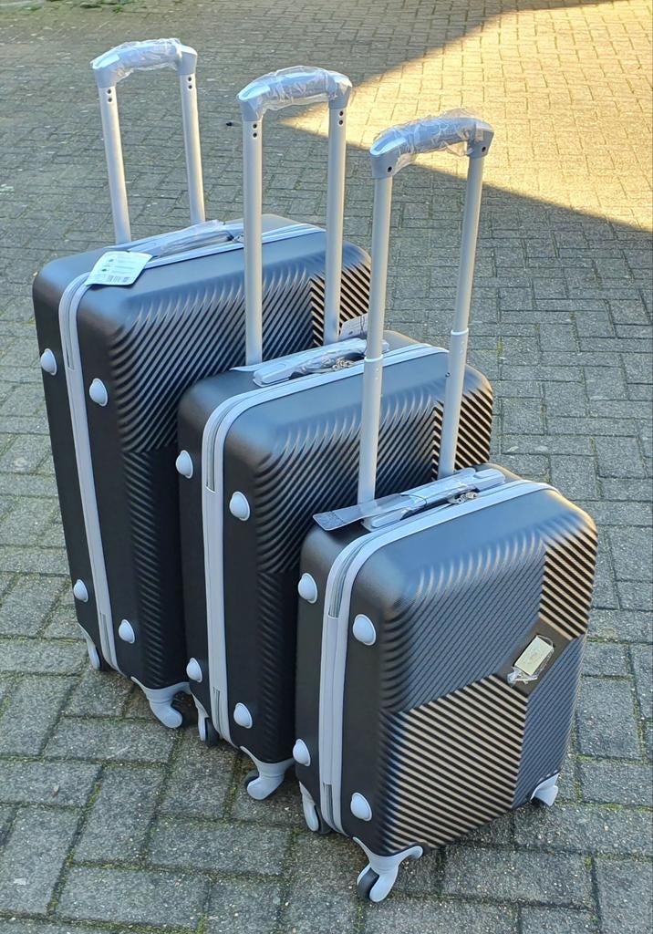 Diverse drie delige kofferset voor € 85 NIEUW, Wieltjes, Overige materialen, Koffers, Nieuw