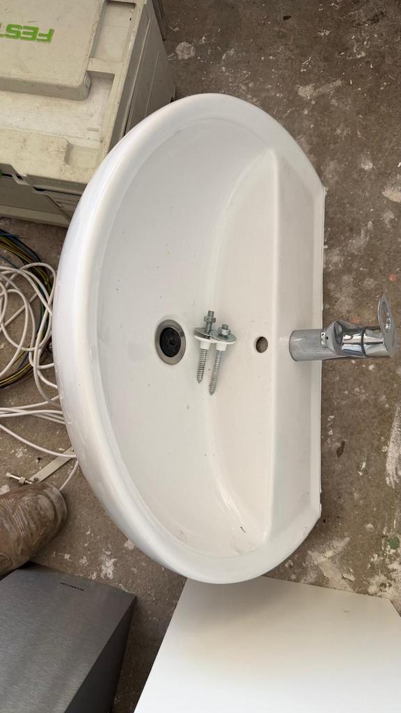 Halfrond wasbakje met Grohe kraan - 60x46cm, Ophalen, Gebruikt, Wastafel