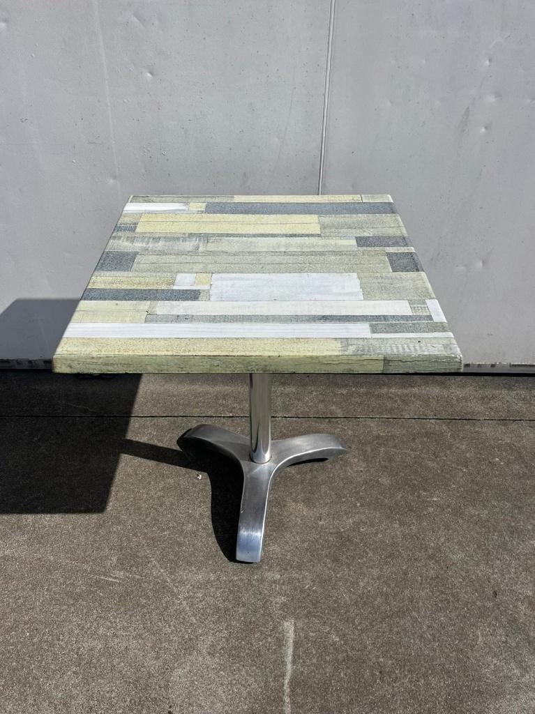 2 stuks gebruikt horeca bistro terrastafels 70x70 cm outdoor, Ophalen, Zo goed als nieuw