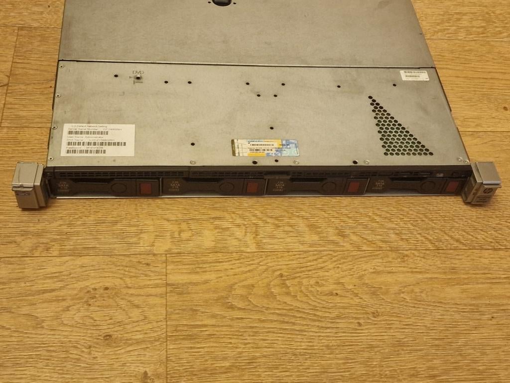 HP DL320E gen8 server met caddies en raid kaart, Ophalen, Gebruikt, 2 tot 3 Ghz, 4x 3.5" bays