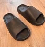 Adidas Yeezy slide, Kleding | Dames, Schoenen, Ophalen of Verzenden, Zo goed als nieuw, Sneakers of Gympen