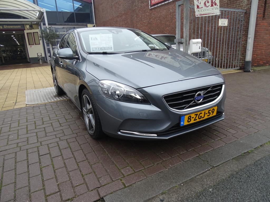 Volvo V40 1.6 T4 Momentum automaat (bj 2015), Auto's, Volvo, Gebruikt, 4 cilinders, 700 kg, 179 pk