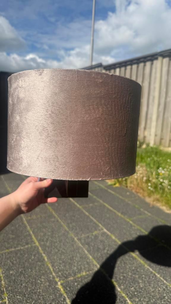 Velvet taupe wandlamp, Ophalen, 25 tot 50 cm, Rond, Zo goed als nieuw