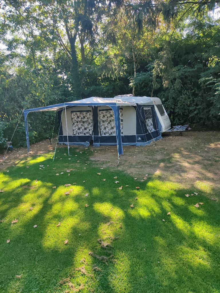 Bürstner Caravan, Caravans en Kamperen, Caravans, Particulier, tot en met 4, 750 - 1000 kg, Standaardzit, Bürstner, Dwarsbed, 6 tot 7 meter