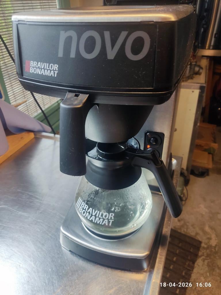 Izgst bijna nieuwstaat bravilor novo 021 koffiezetapparaat, Ophalen of Verzenden, Zo goed als nieuw