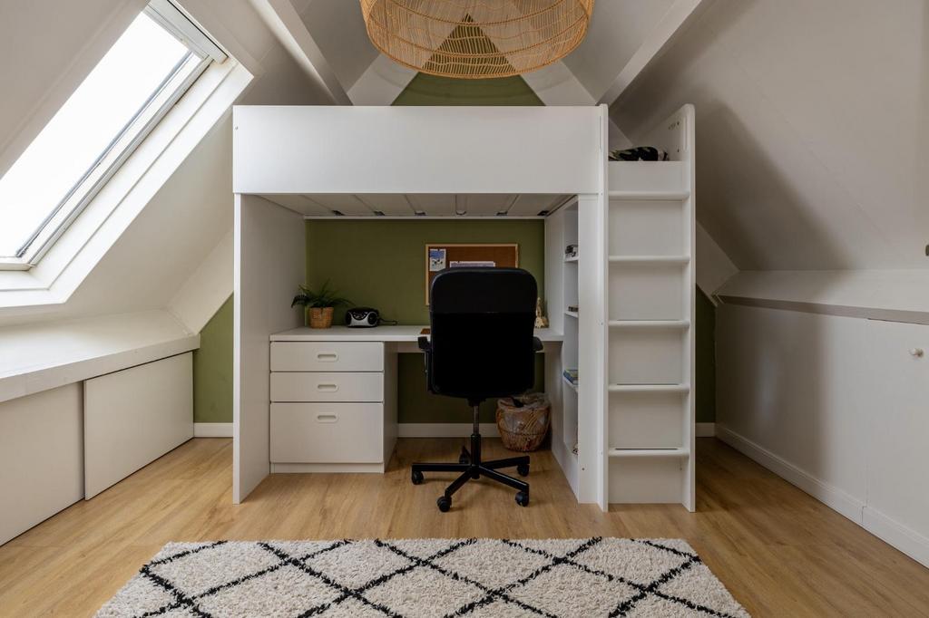 Witte hoogslaper van ikea met bureau en opbergruimte, Ophalen, Zo goed als nieuw, Hoogslaper
