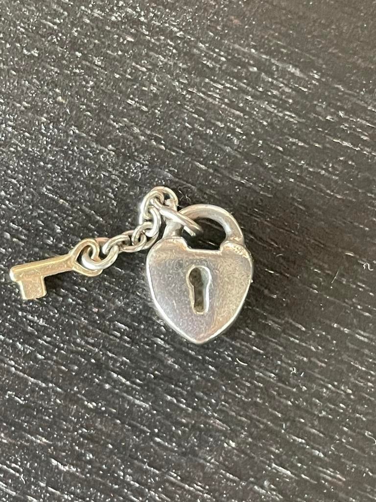 Pandora Bedel slotje met gouden sleutel, Sieraden, Tassen en Uiterlijk, Ophalen of Verzenden, Zo goed als nieuw, Zilver, Pandora