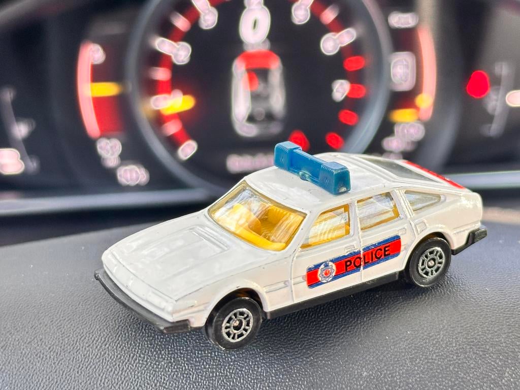 Corgi 1:64 - Rover 3500 Police, Ophalen of Verzenden, Zo goed als nieuw, Auto
