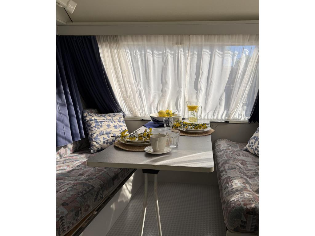 Beyerland Sprinter 350 (1043632), Luifel, Treinzit, Particulier, Dwarsbed