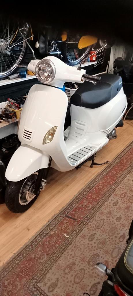 Edwards Scooter - Zo goed als nieuw, Fietsen en Brommers, Brommeronderdelen | Scooters, Zo goed als nieuw, Overige merken, Overige typen