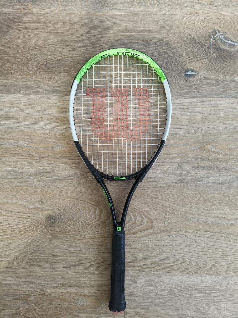 Wilson blade junior tennisracket 26, Sport en Fitness, Tennis, Ophalen of Verzenden, Racket, Wilson