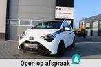 Toyota Aygo 1.0 VVT-i X /15''/AIRCO/NAVI/WHITE /BLACK WEELS/, Voorwielaandrijving, Stof, Gebruikt, 4 stoelen