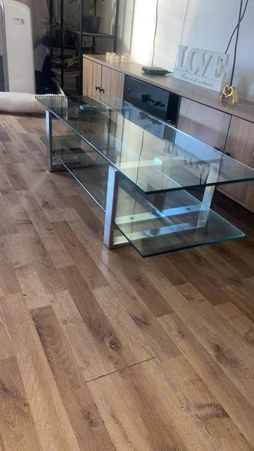Glazen salontafel in uitstekende staat beschikbaar voor biedingen