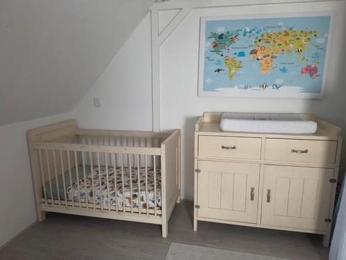 Prachtige, complete houten kinderkamer, babykamer, commode., Kinderen en Baby's, Kinderkamer | Commodes en Kasten, Gebruikt, 90 tot 105 cm