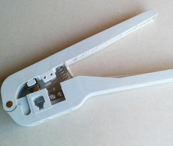 Tang voor telefoonstekkers aan te knijpen RJ11 beschikbaar voor biedingen